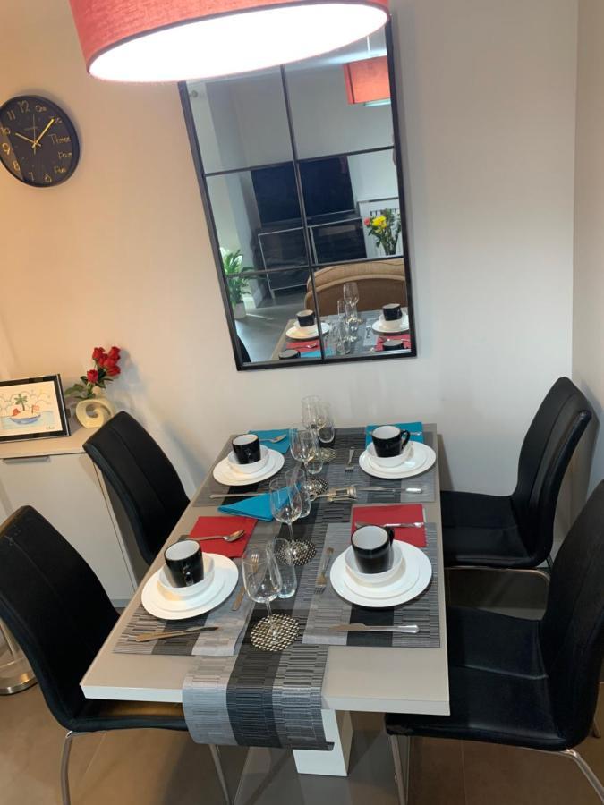Aqua Dreams - Serviced Luxury Modern Belfast City Centre 2 Bed Apartment Ngoại thất bức ảnh