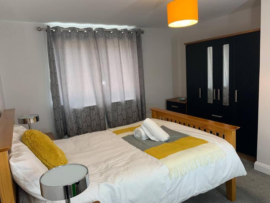 Aqua Dreams - Serviced Luxury Modern Belfast City Centre 2 Bed Apartment Ngoại thất bức ảnh