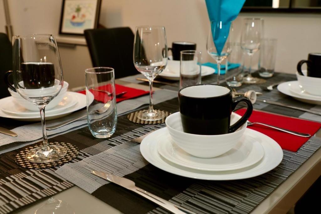 Aqua Dreams - Serviced Luxury Modern Belfast City Centre 2 Bed Apartment Ngoại thất bức ảnh