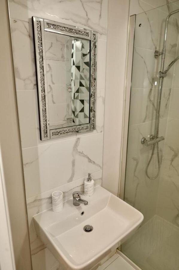Aqua Dreams - Serviced Luxury Modern Belfast City Centre 2 Bed Apartment Ngoại thất bức ảnh